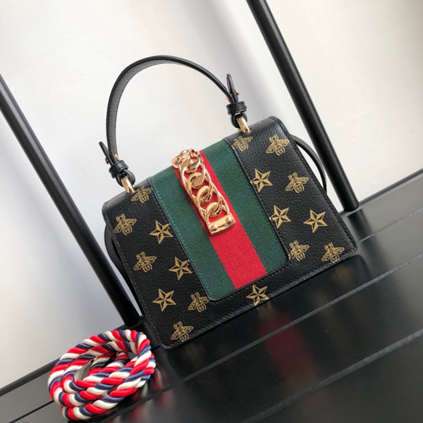 グッチバッグ背面デザイン